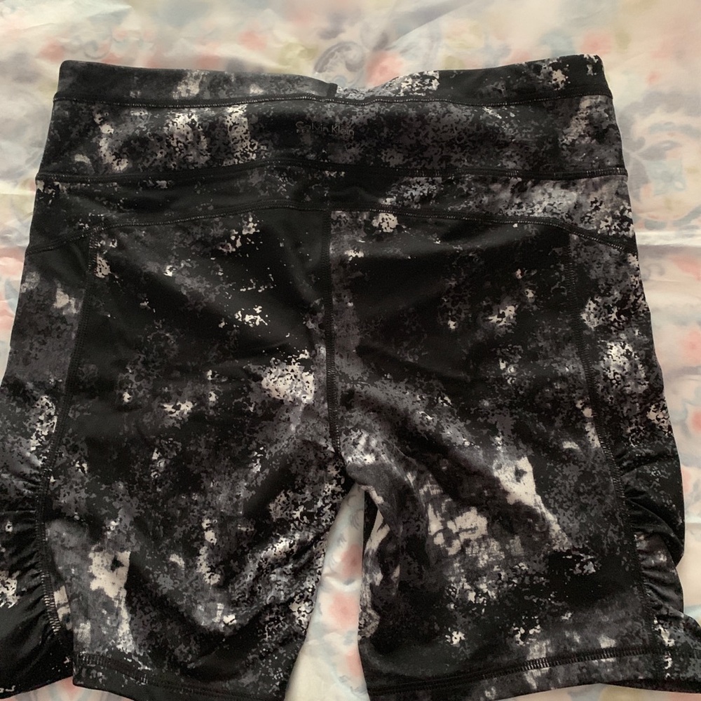 Calvin Kline Performance exercise shorts. M